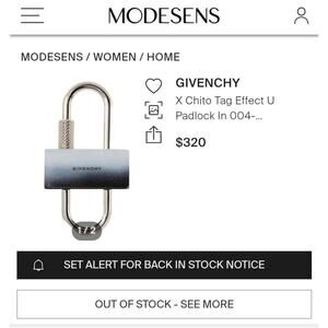 GIVENCHY
X Chito Tag Effect U Padlock